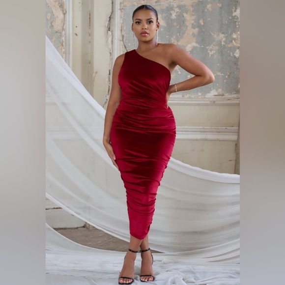 Club L London Dresses & Skirts - BERRY ONE SHOULDER RUCHED DRESS